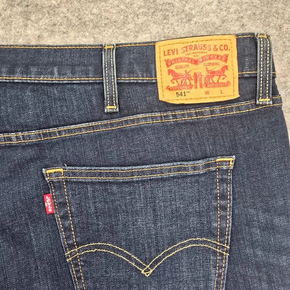 Levis 541 Athletic Taper Mens 46x28 Jeans Dark Wash Blue Cotton Blend Denim